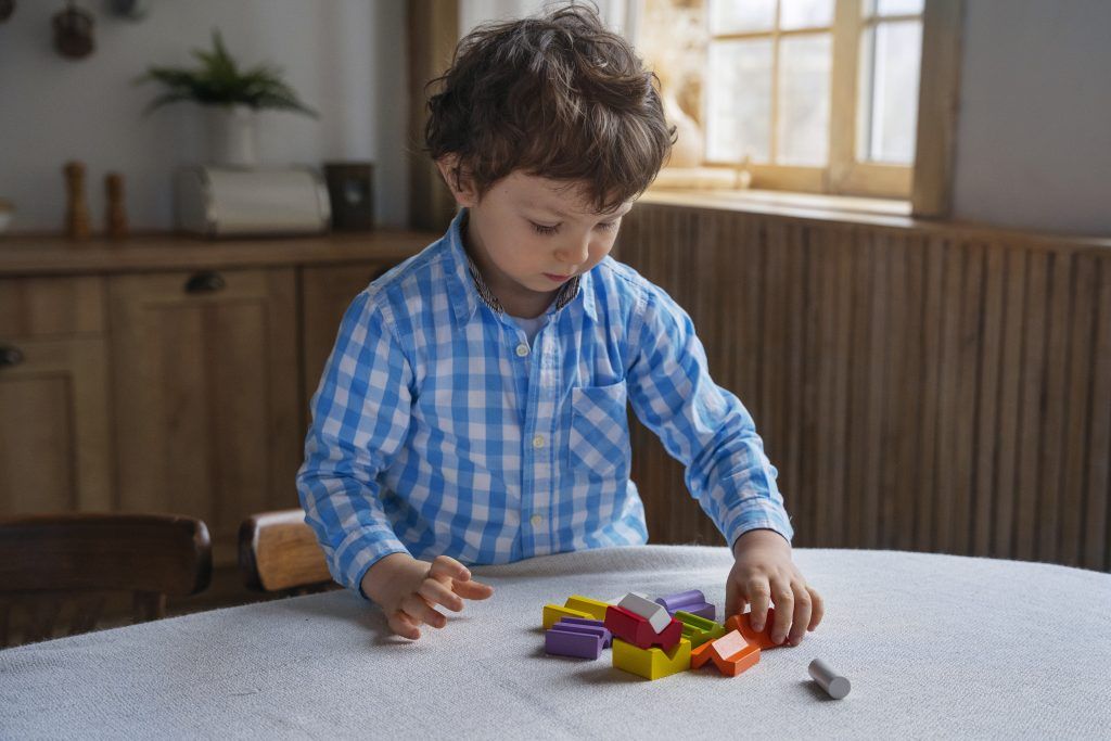 cómo elegir juguetes para niños de 5 años con autismo